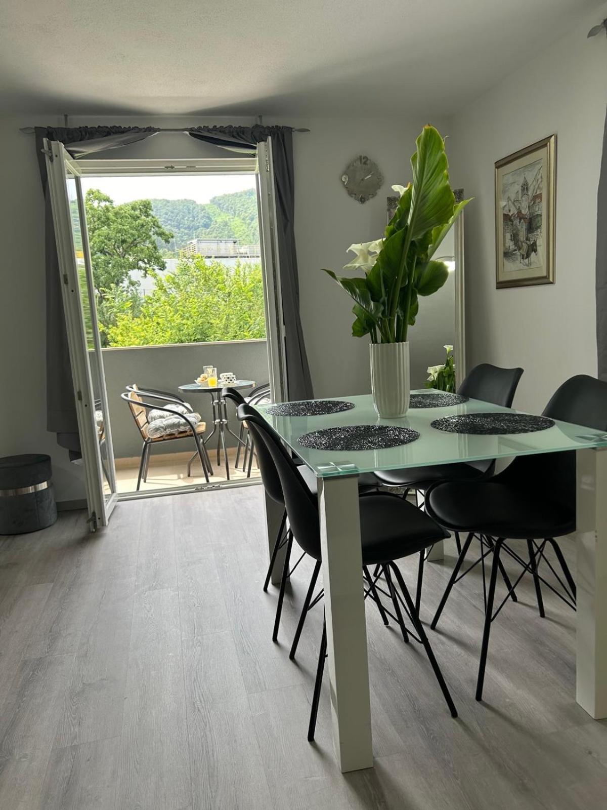 Villa Bubalo โอมิช ภายนอก รูปภาพ